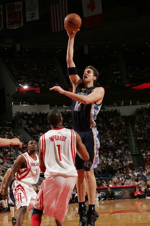 的对比不仅 的对比不仅