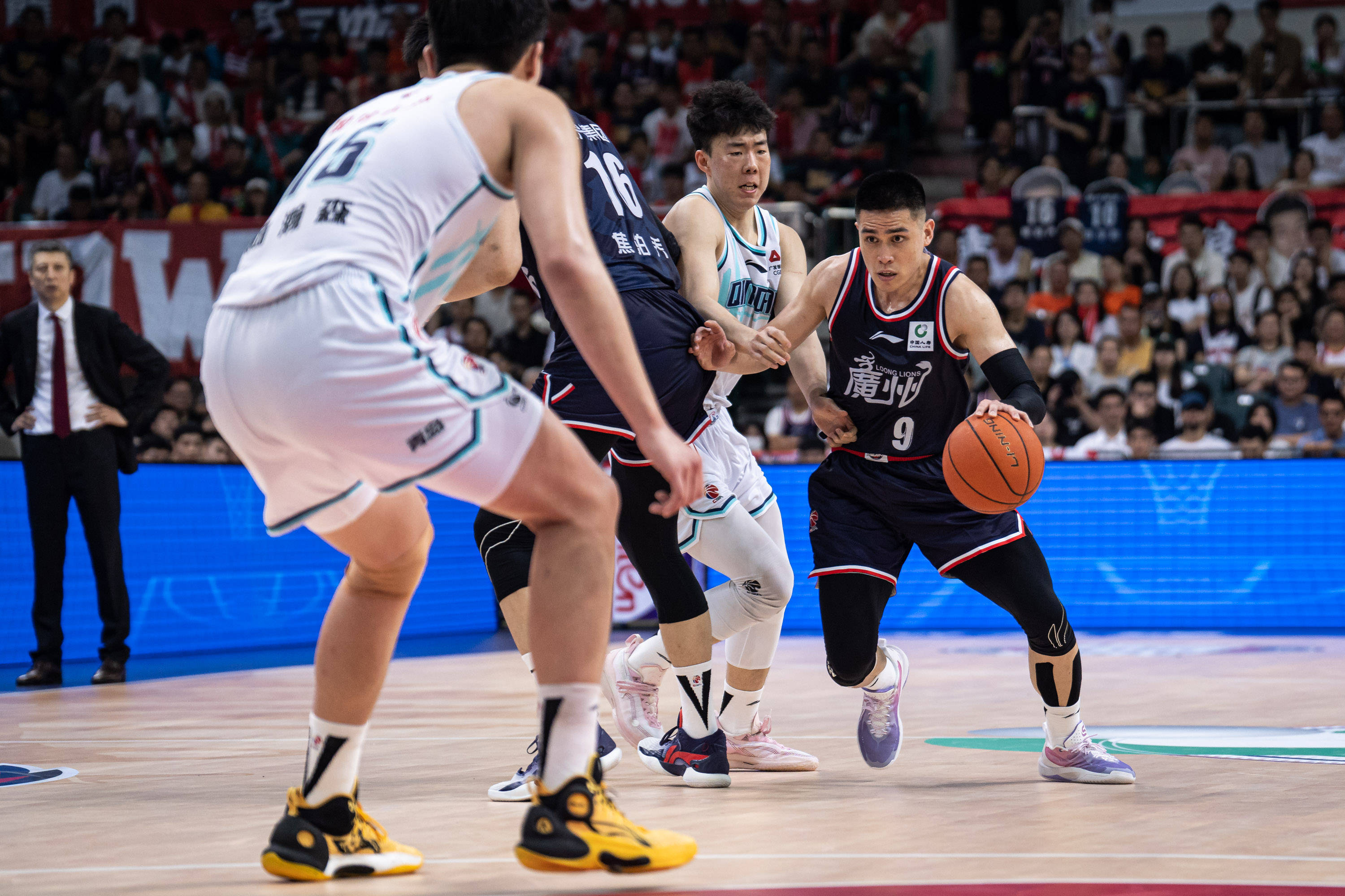 均在同年龄 均在同年龄