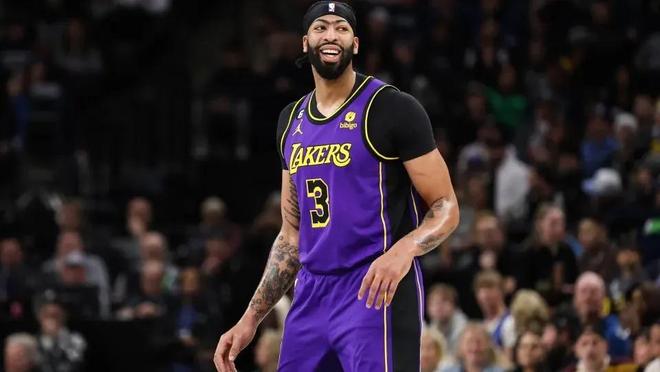 在任何重大 在任何重大