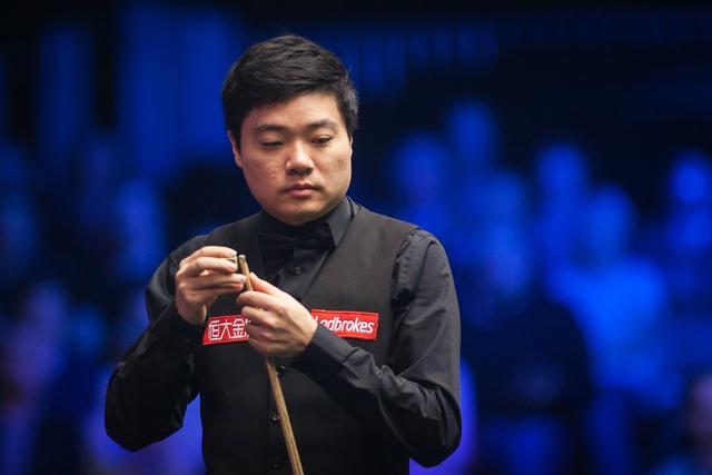 却有利于球 却有利于球